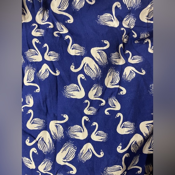 Porridge Getaway Swan Skirt - Picture 5 of 6